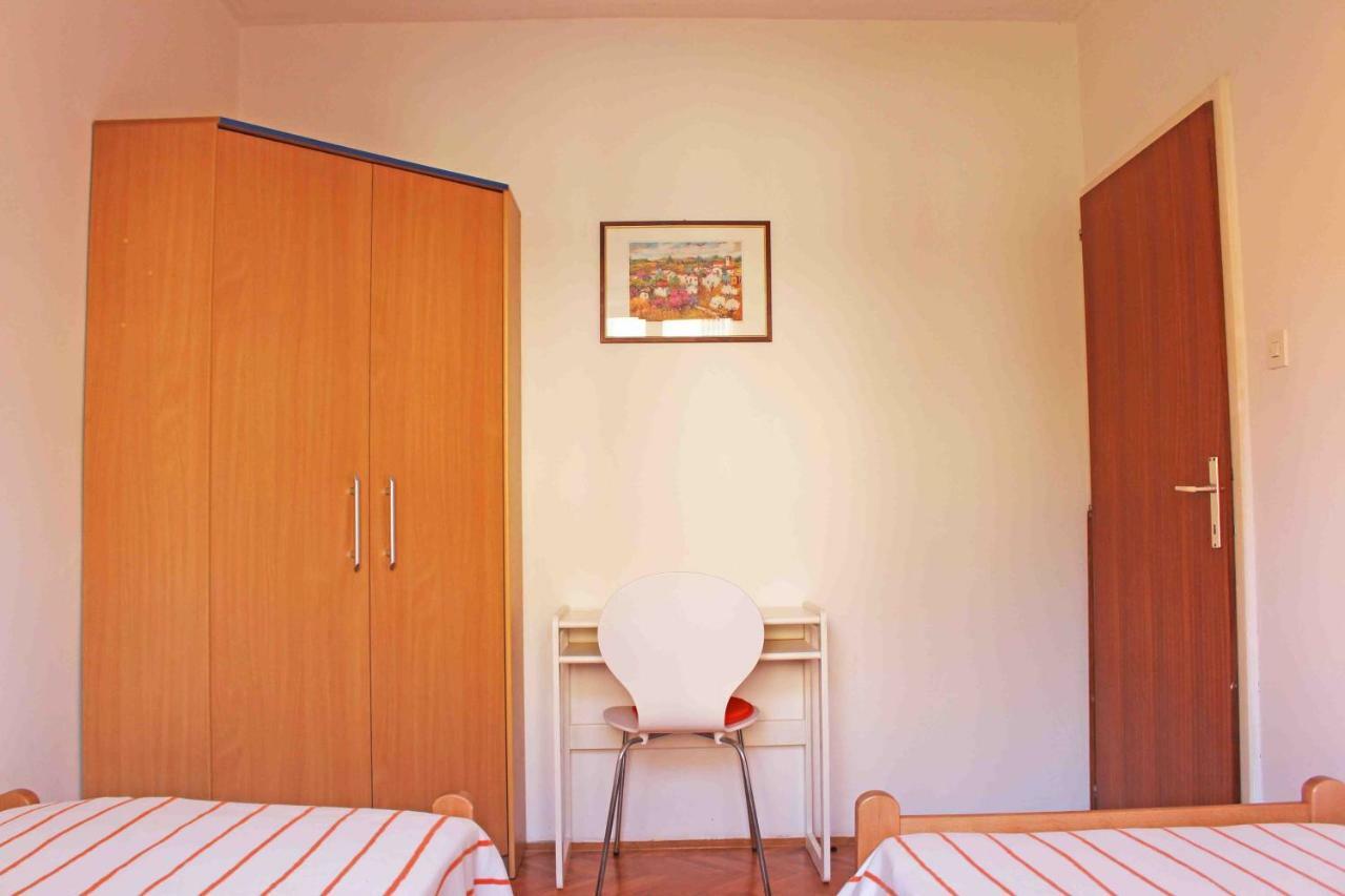 Apartment With A Sea View Pula Exterior foto
